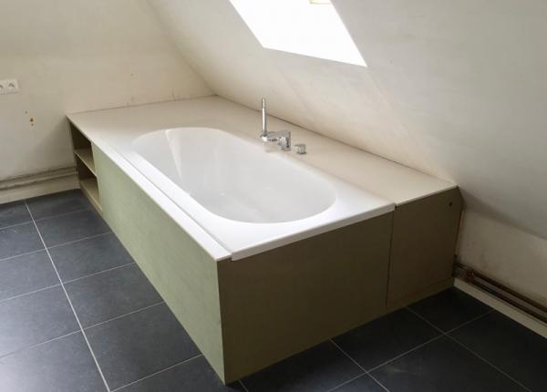 Bekleden bad in mdf + blad HI MACS Natural Acrylic Stone