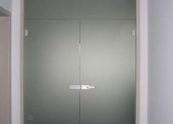 Dubbele deur in glas
