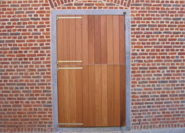 Paardenluiken in hout